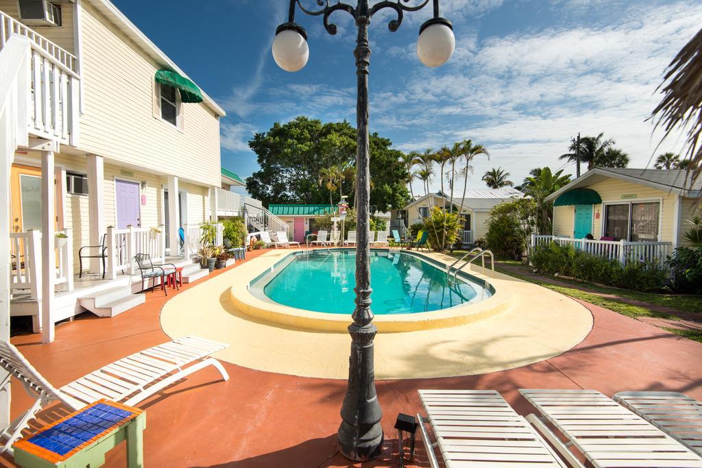 Silver Sands Villas ฟอร์ตมายเยอร์สบีช ภายนอก รูปภาพ